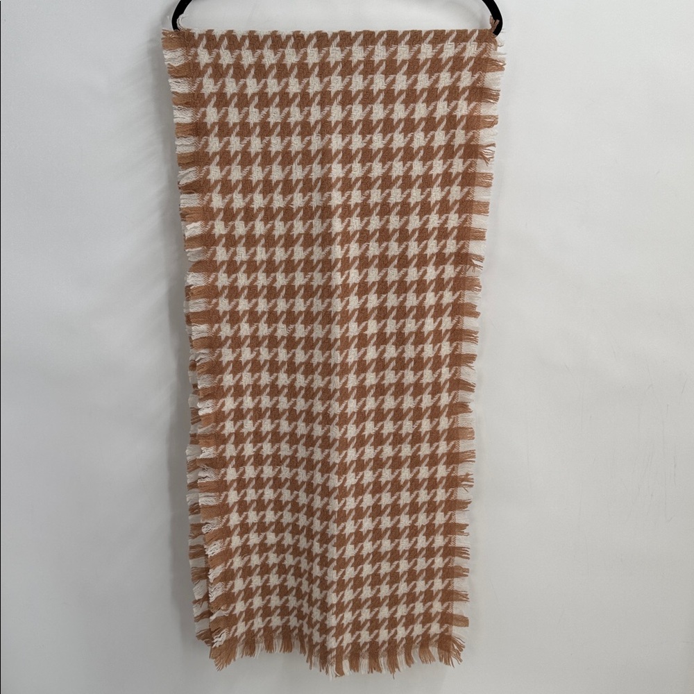 Lost Pattern 100% Wool Houndstooth Scarf White & … - image 6